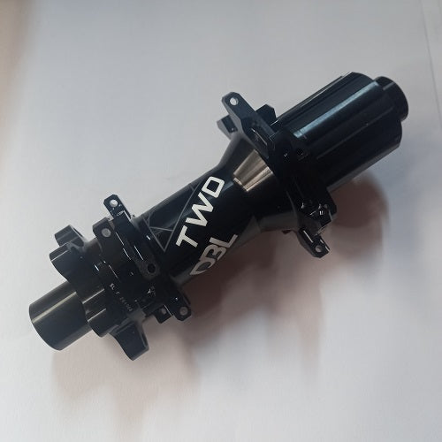 GIANT 28H BOOST REAR HUB SHIMANO