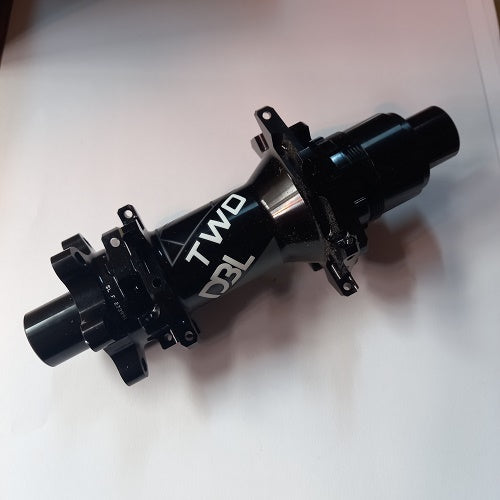 GIANT HUB REAR DT 360 S 28H BOOST S/PULL