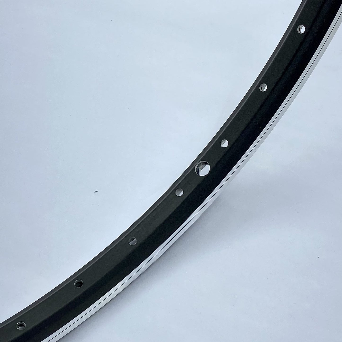 RIM ALLOY 20" BLACK 32H